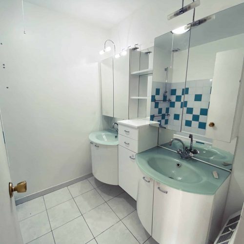 salle de bain existante à rénover entièrement